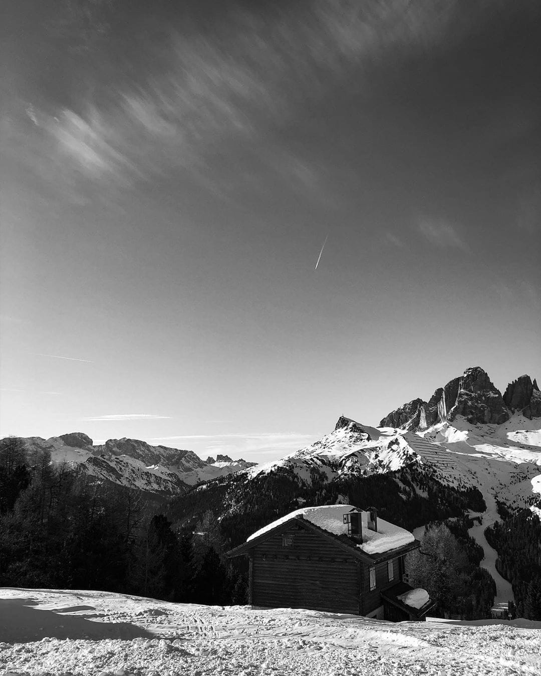 The little house between the mountains